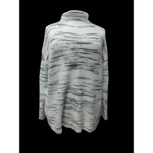 Torrid pullover gray & white marble designed turtleneck sweater-size 2